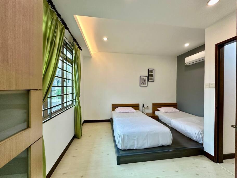 Comfort Gather Near Ciq 5b3b * Johor Bahru